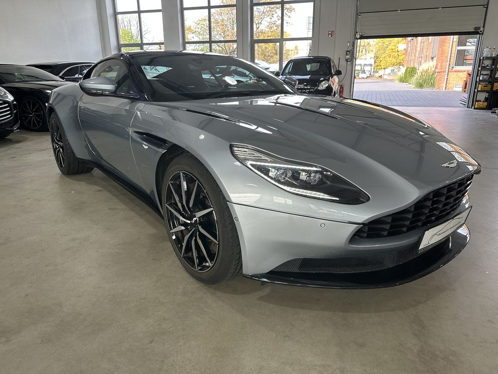 Aston Martin DB11 2018