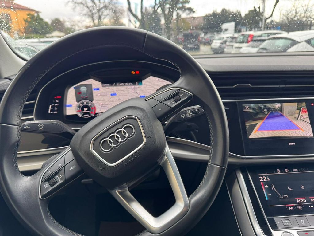 Audi Q8 2021