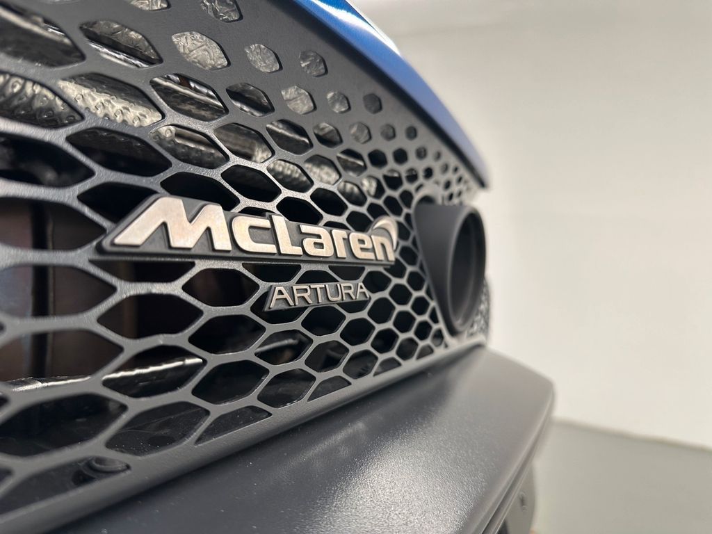 McLaren Artura 2024