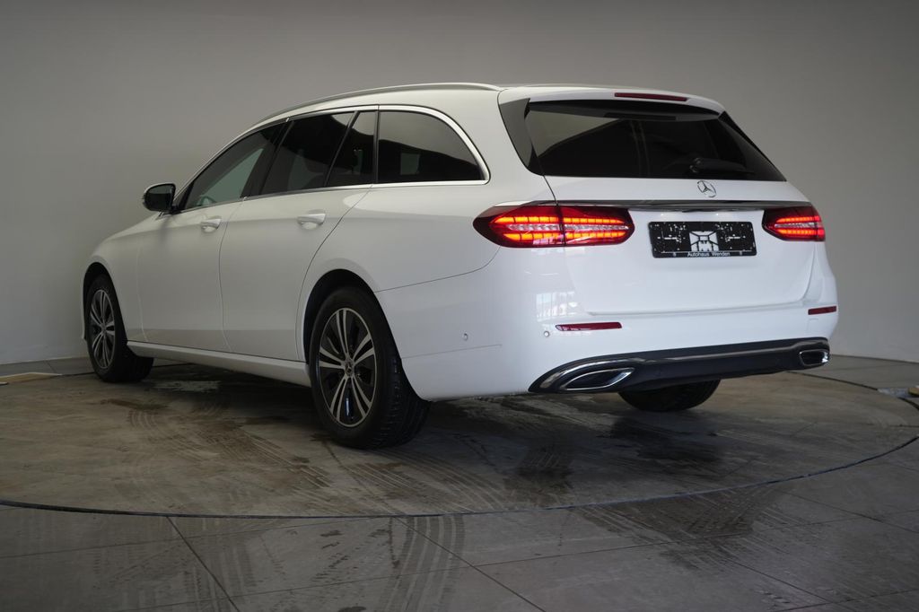 Mercedes-Benz E 220 2021