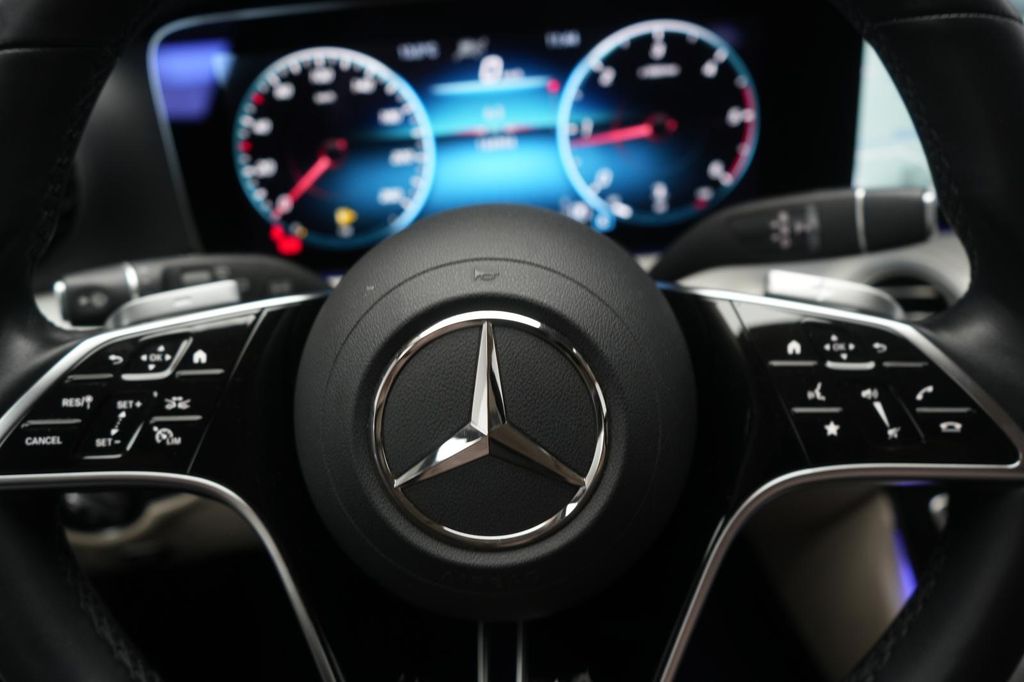 Mercedes-Benz E 220 2021