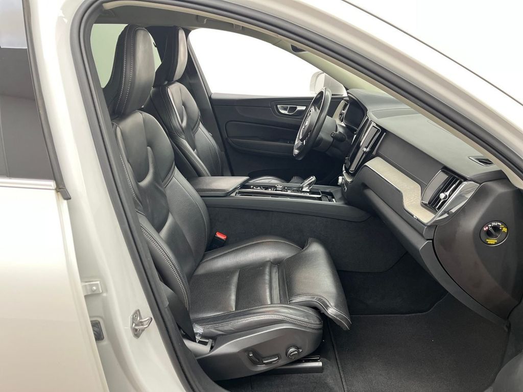 Volvo XC60 2021