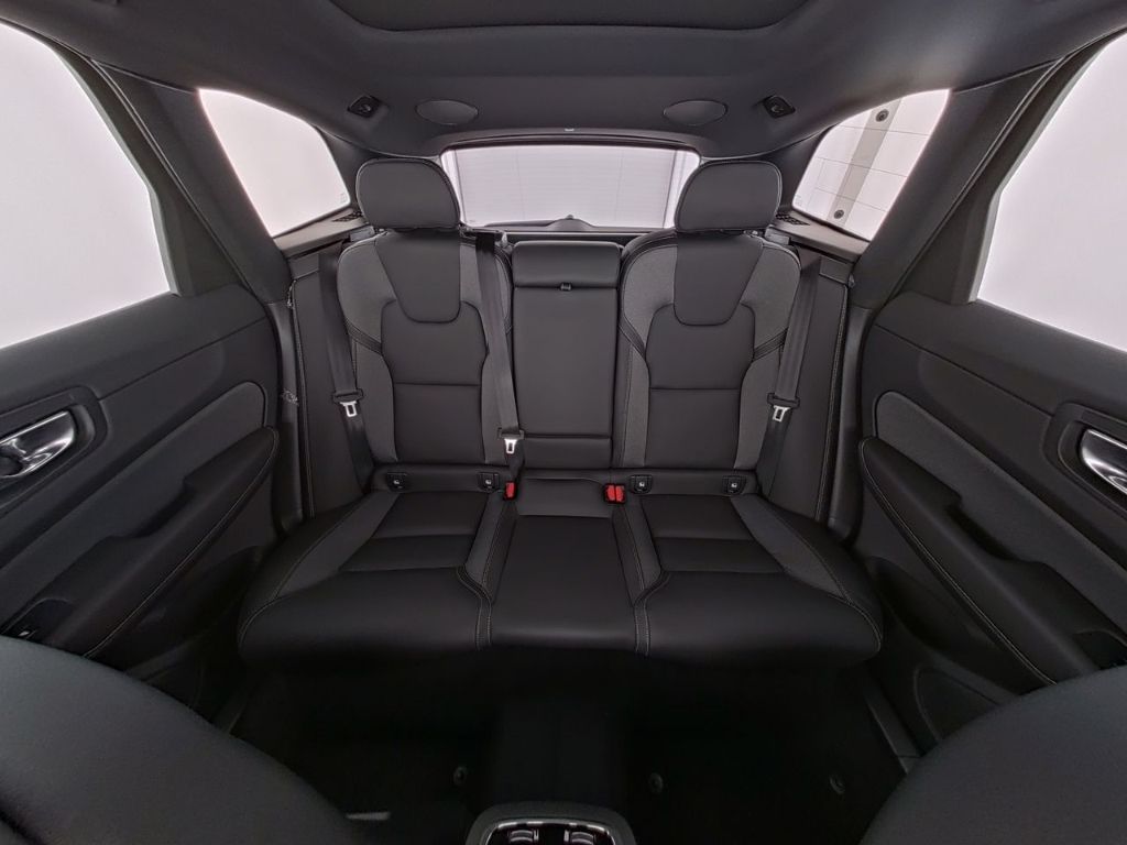 Volvo XC60 2025