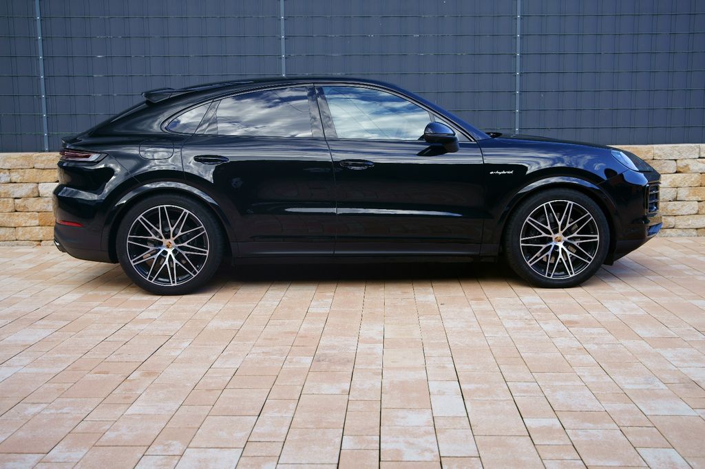 Porsche Cayenne 2025