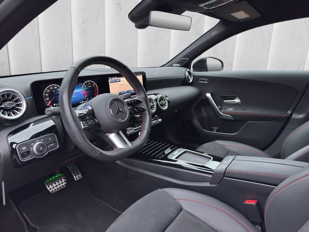 Mercedes-Benz A 220 2024
