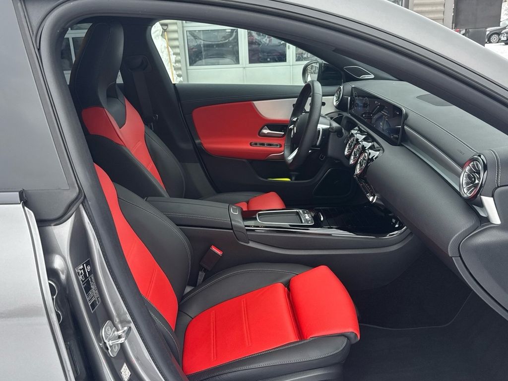 Mercedes-Benz CLA 250 2025