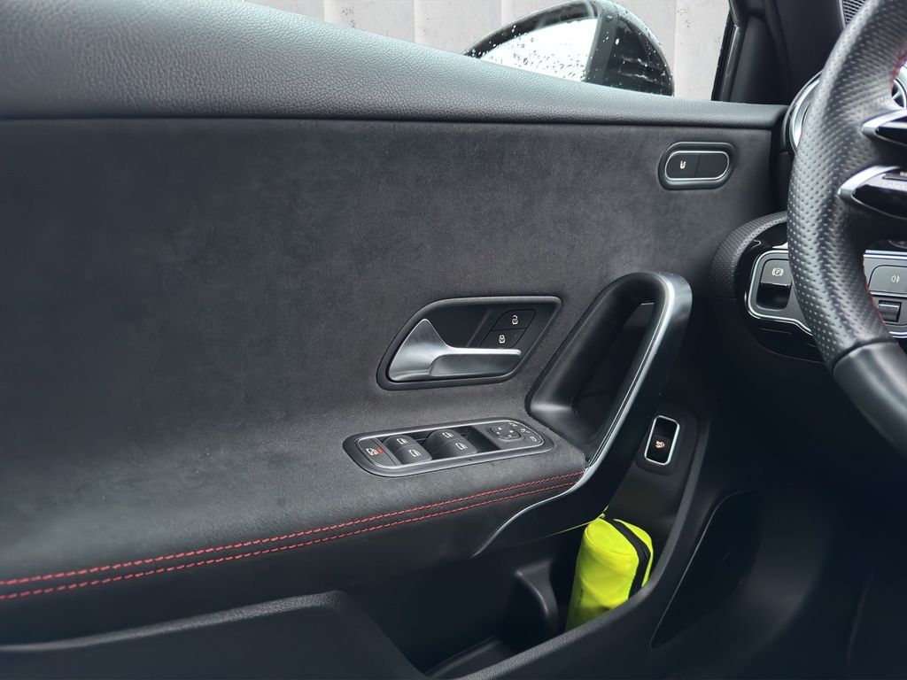 Mercedes-Benz A 220 2024