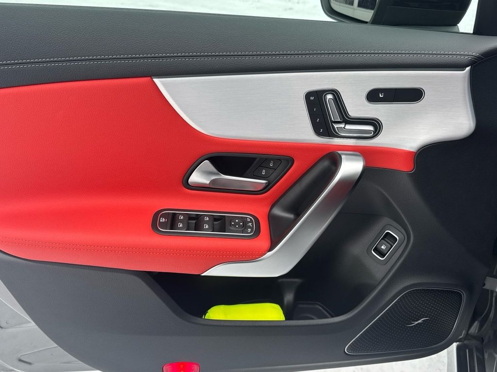 Mercedes-Benz CLA 250 2025