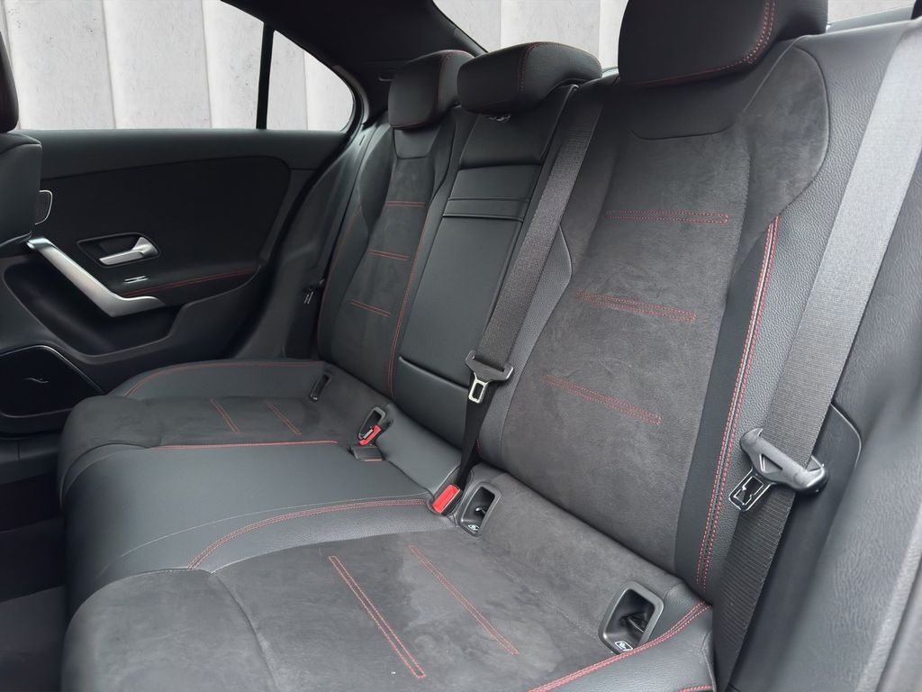 Mercedes-Benz A 220 2024