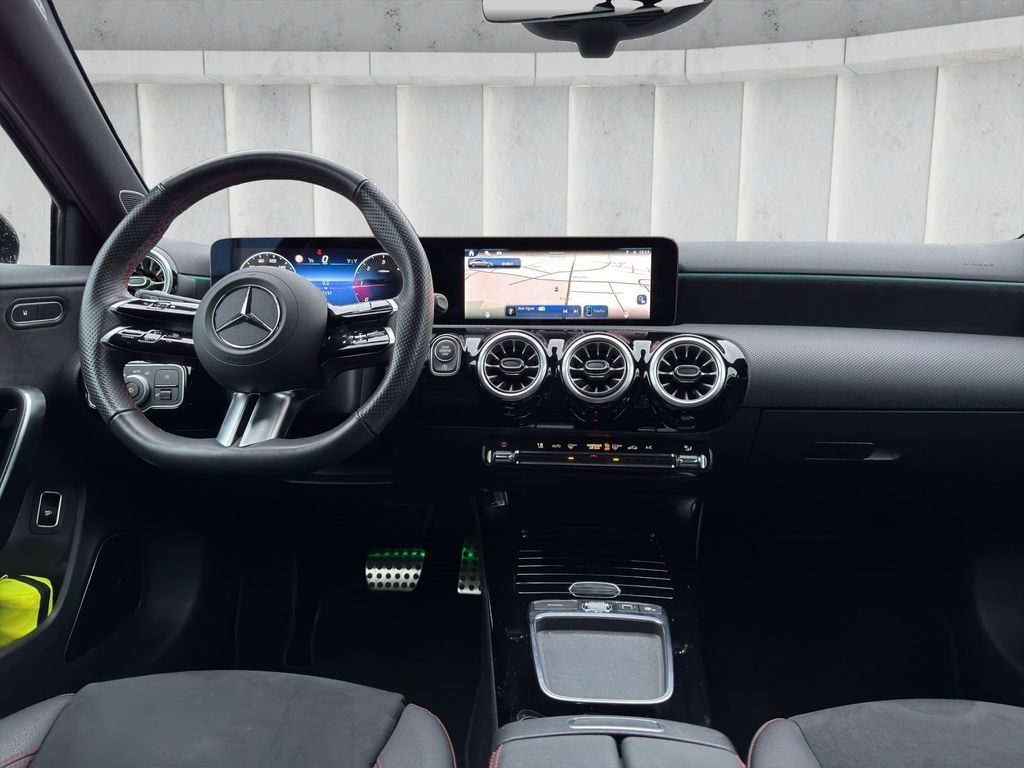 Mercedes-Benz A 220 2024