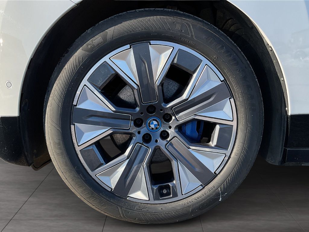 BMW iX 2023