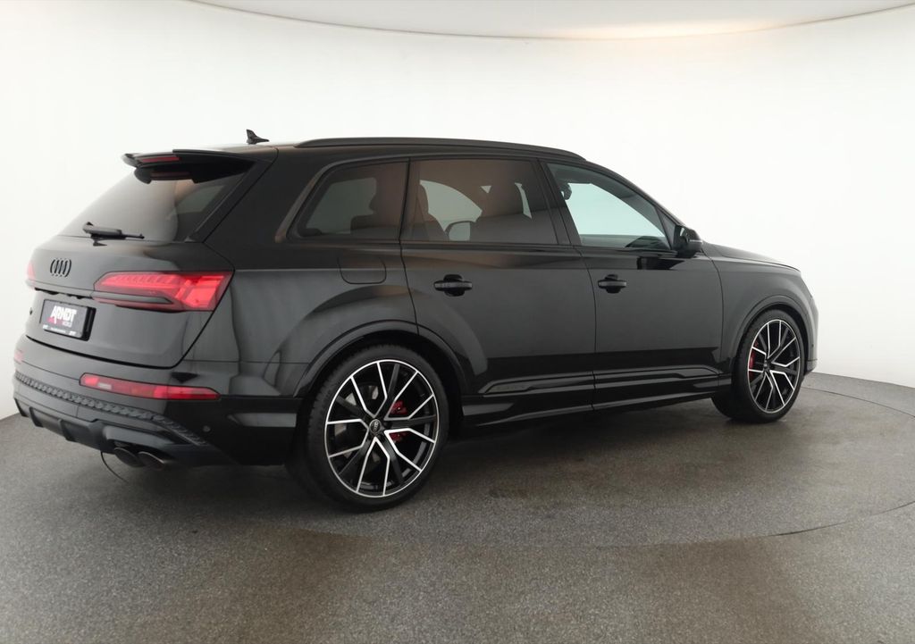 Audi SQ7 2025