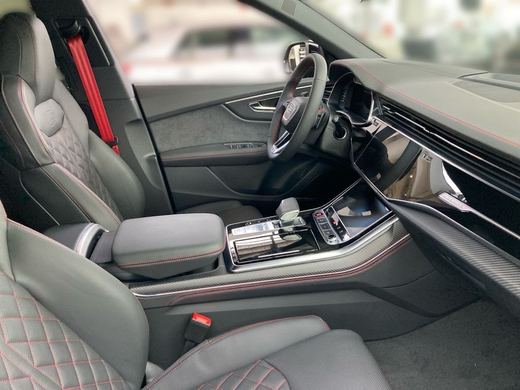 Audi SQ8 2025