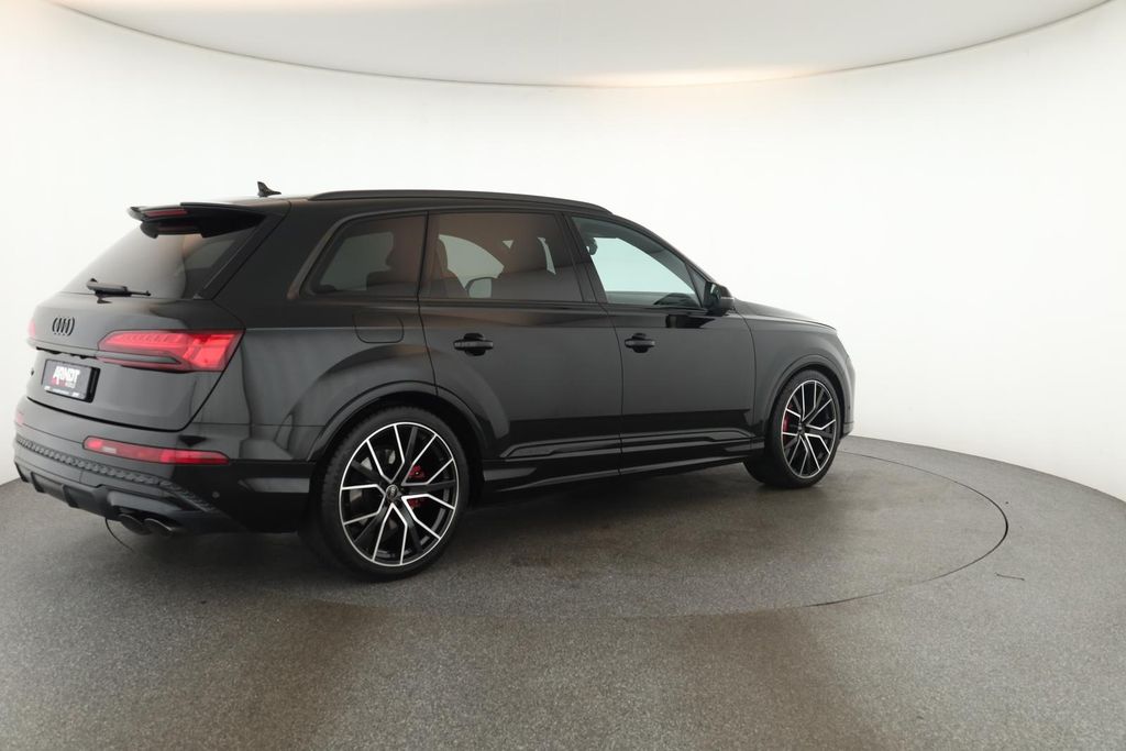 Audi SQ7 2025