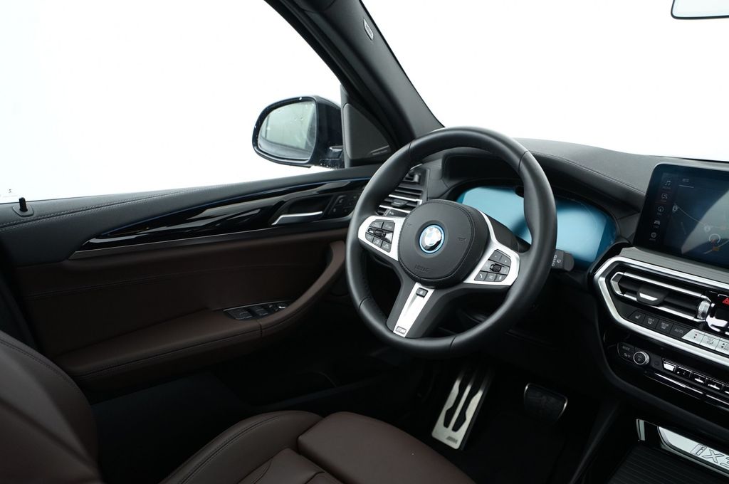 BMW iX3 2023