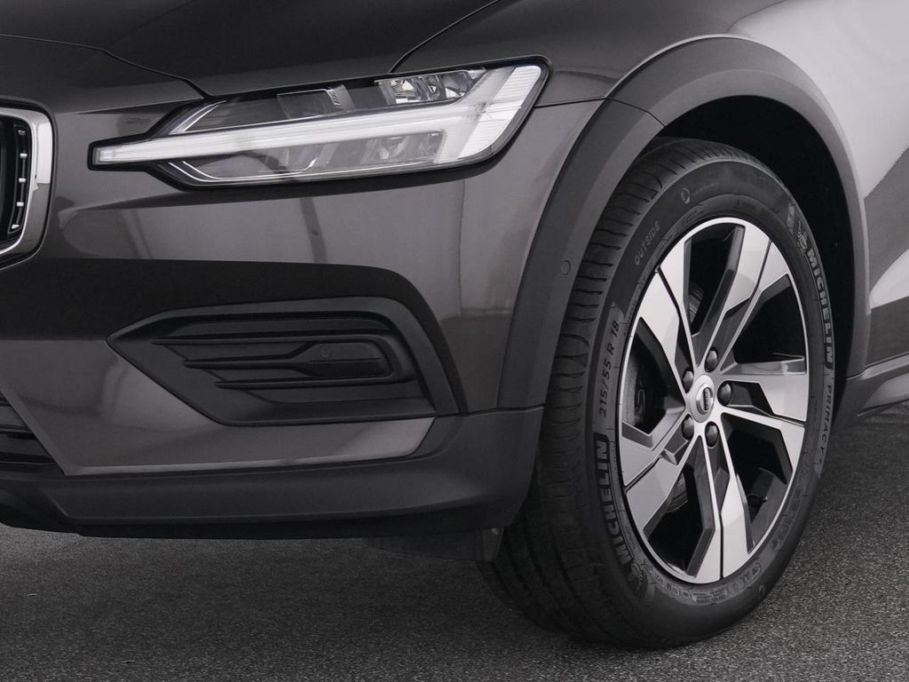 Volvo V60 Cross Country 2023
