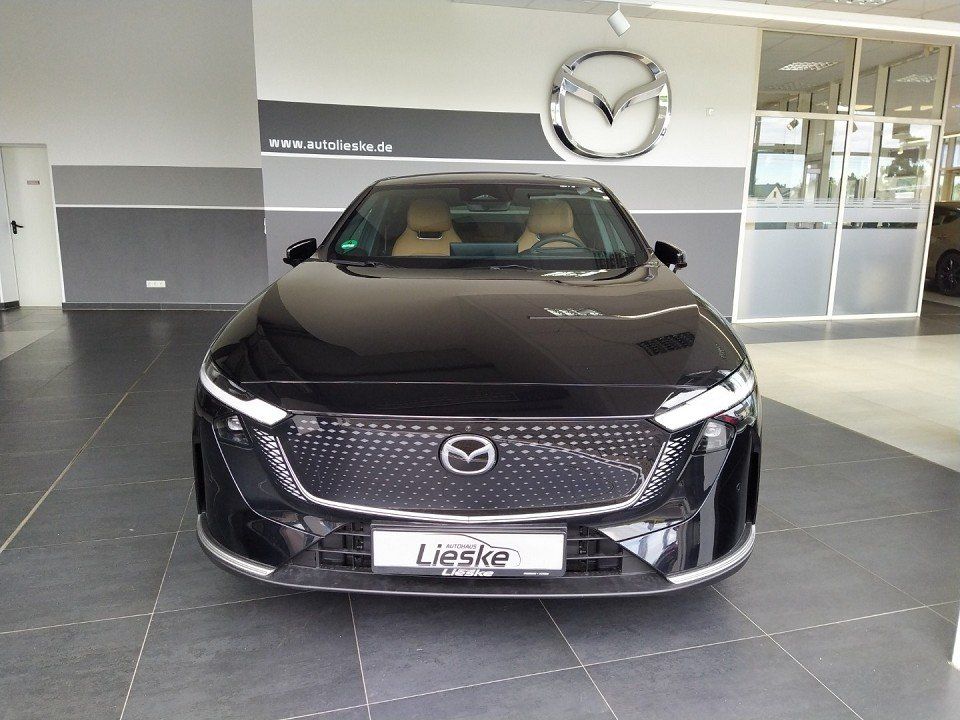 Mazda 6e 2025