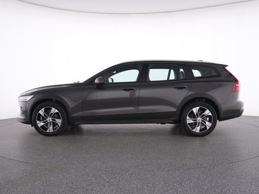 Volvo V60 Cross Country 2023