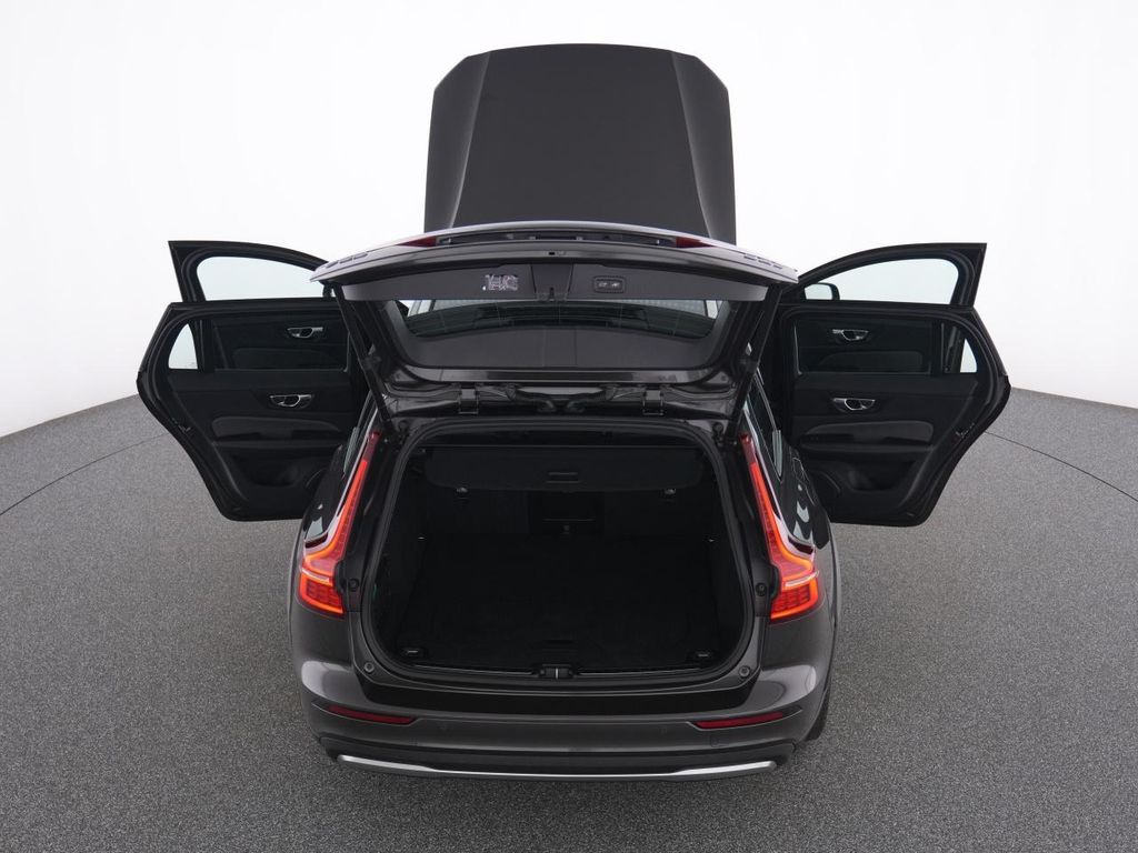 Volvo V60 Cross Country 2023