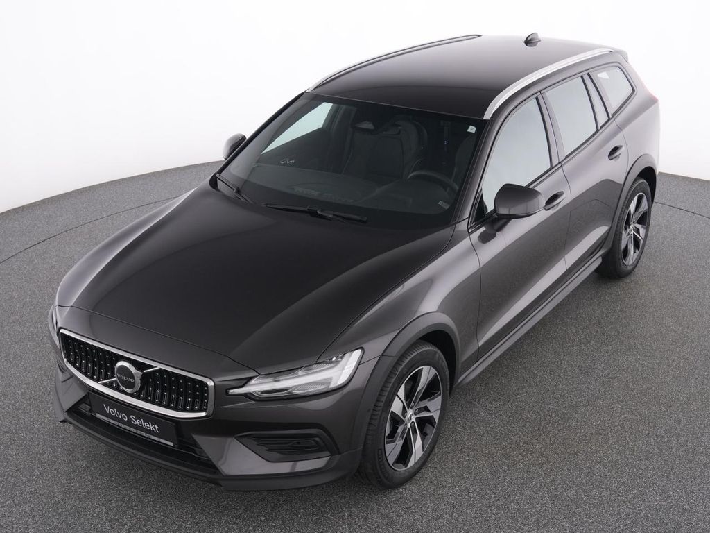Volvo V60 Cross Country 2023