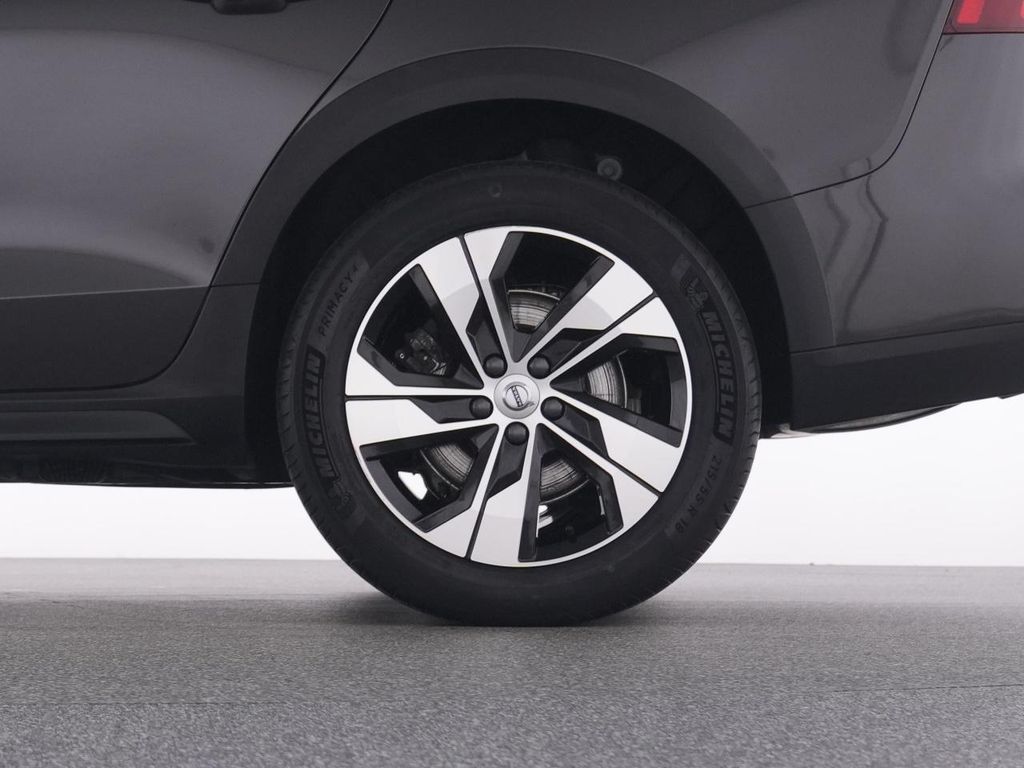 Volvo V60 Cross Country 2023