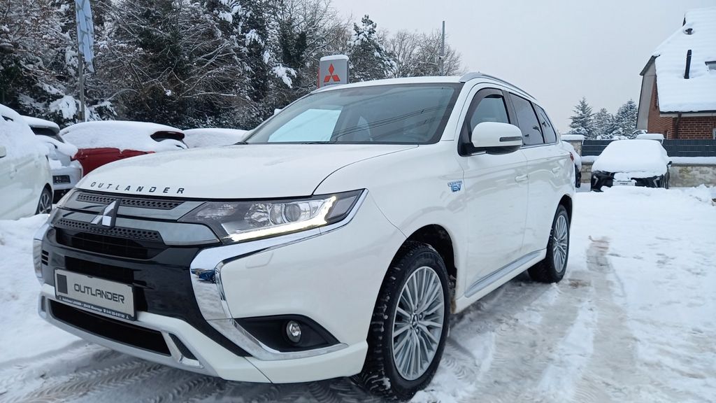Mitsubishi Plug-in Hybrid Outlander 2020