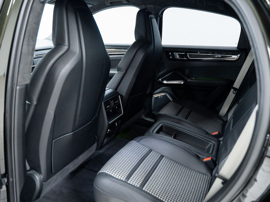 Porsche Cayenne 2022