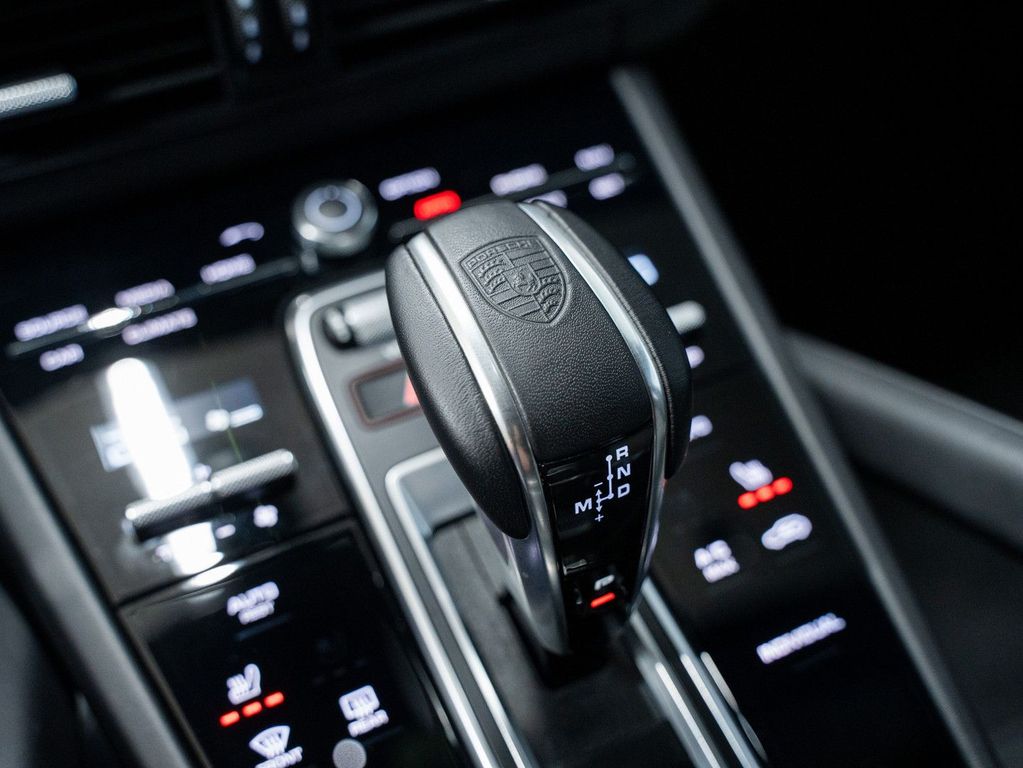 Porsche Cayenne 2022