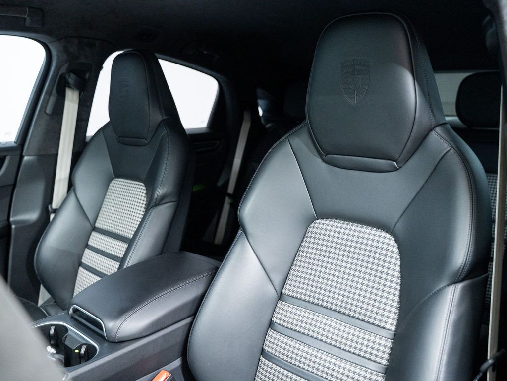 Porsche Cayenne 2022