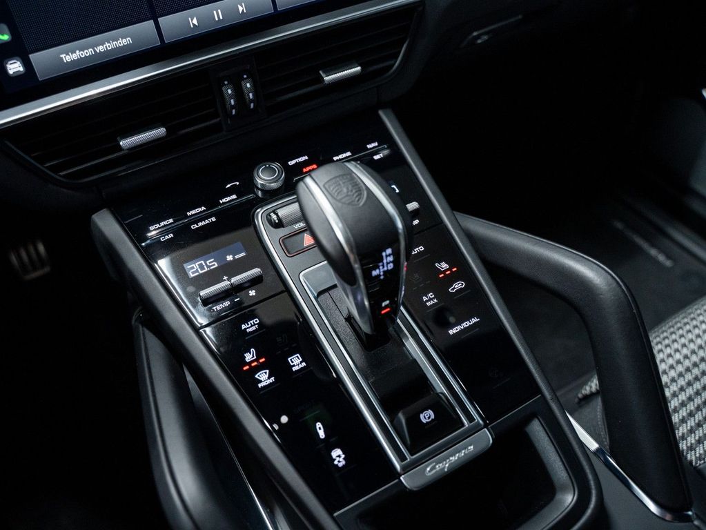 Porsche Cayenne 2022