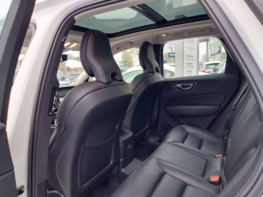 Volvo XC60 2022