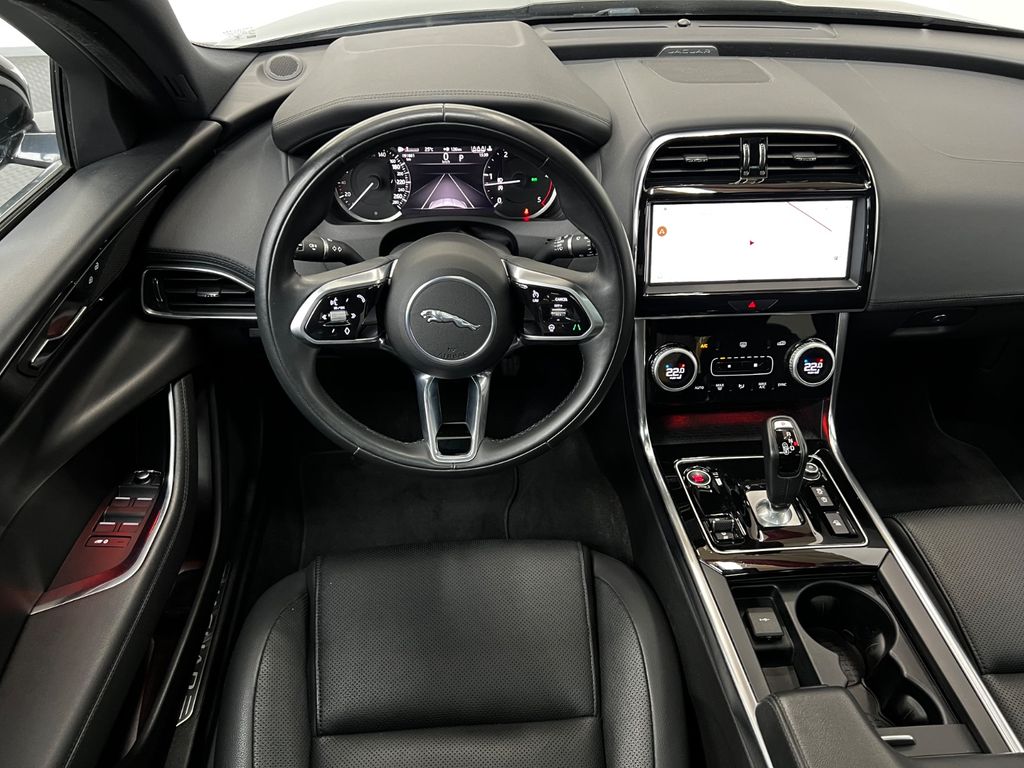 Jaguar XE 2021