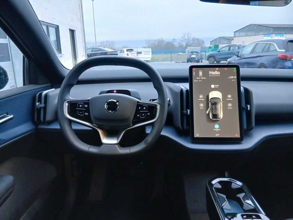 Volvo EX30 2024