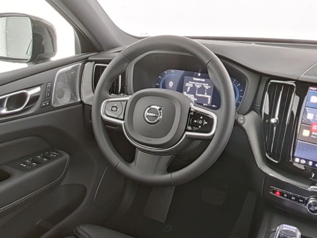 Volvo XC60 2025