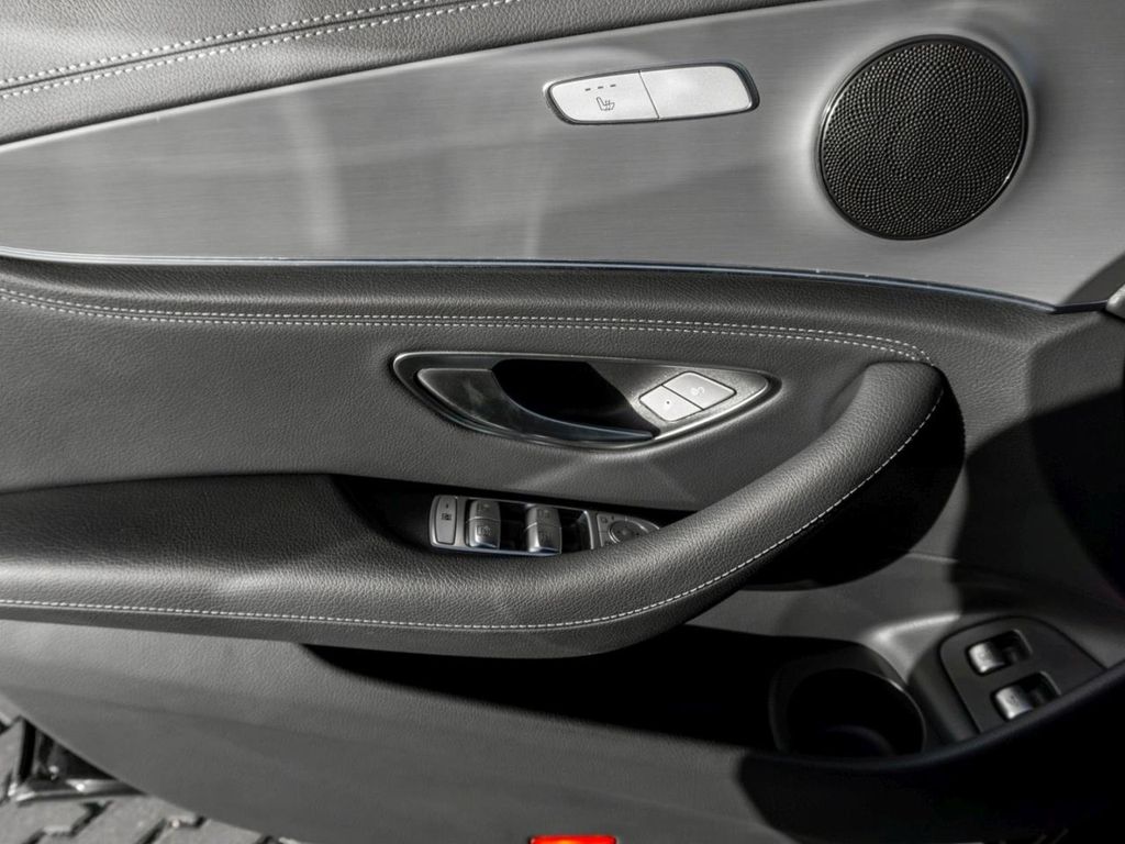 Mercedes-Benz E 300 2022