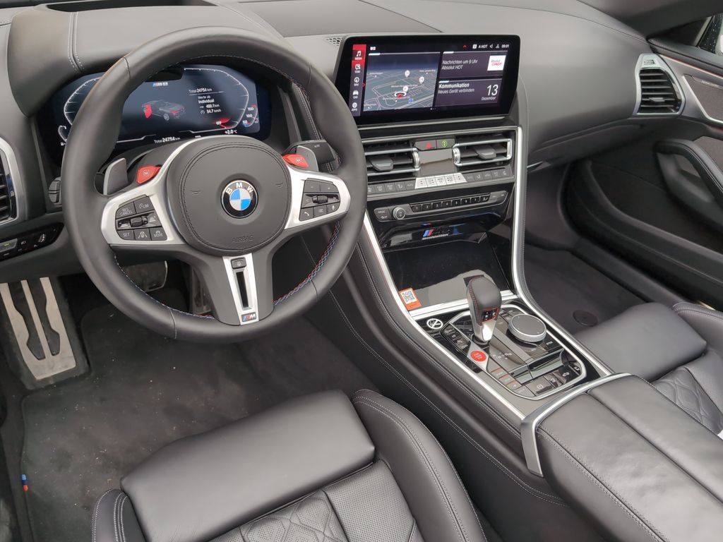 BMW M8 2025