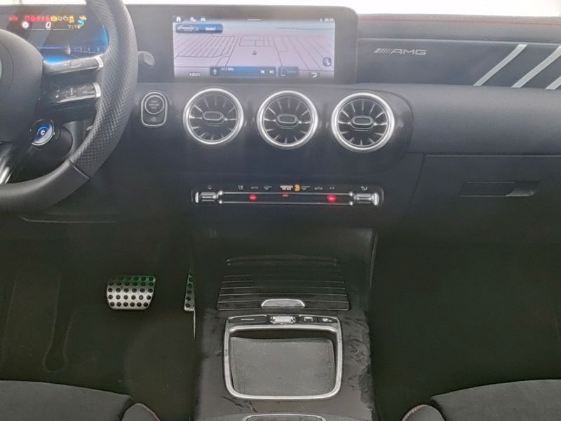 Mercedes-Benz CLA 35 AMG 2024