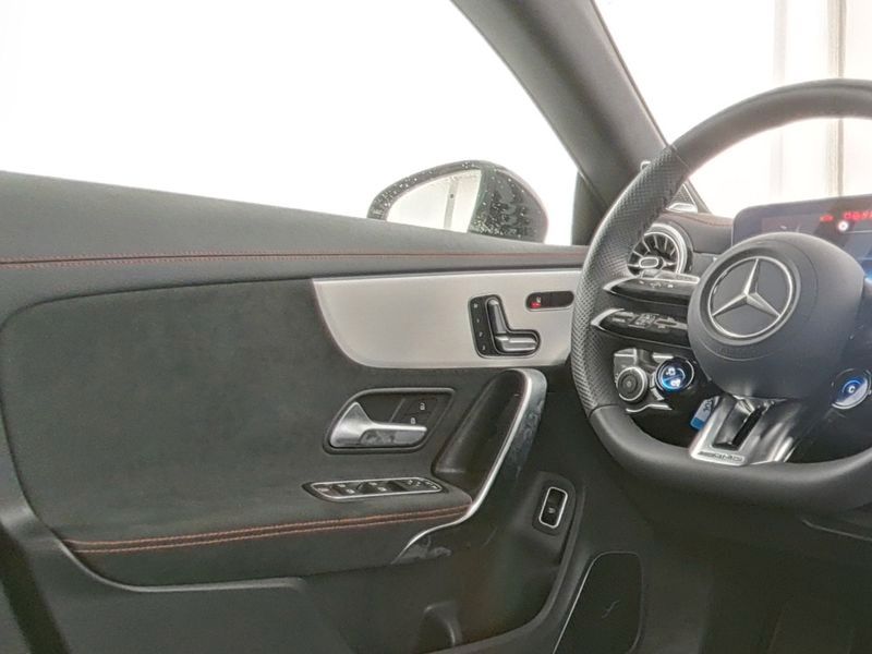Mercedes-Benz CLA 35 AMG 2024