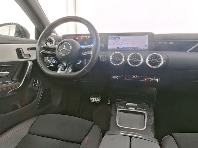 Mercedes-Benz CLA 35 AMG 2024