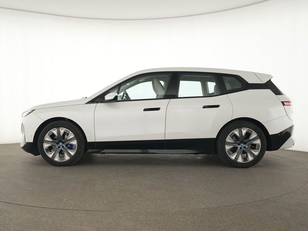 BMW iX 2023