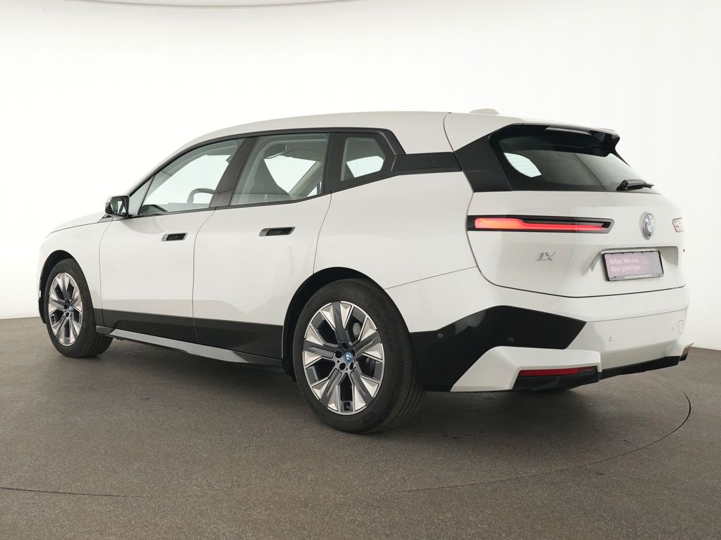 BMW iX 2023