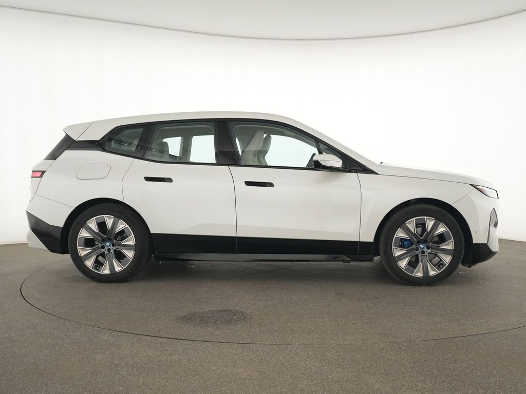 BMW iX 2023