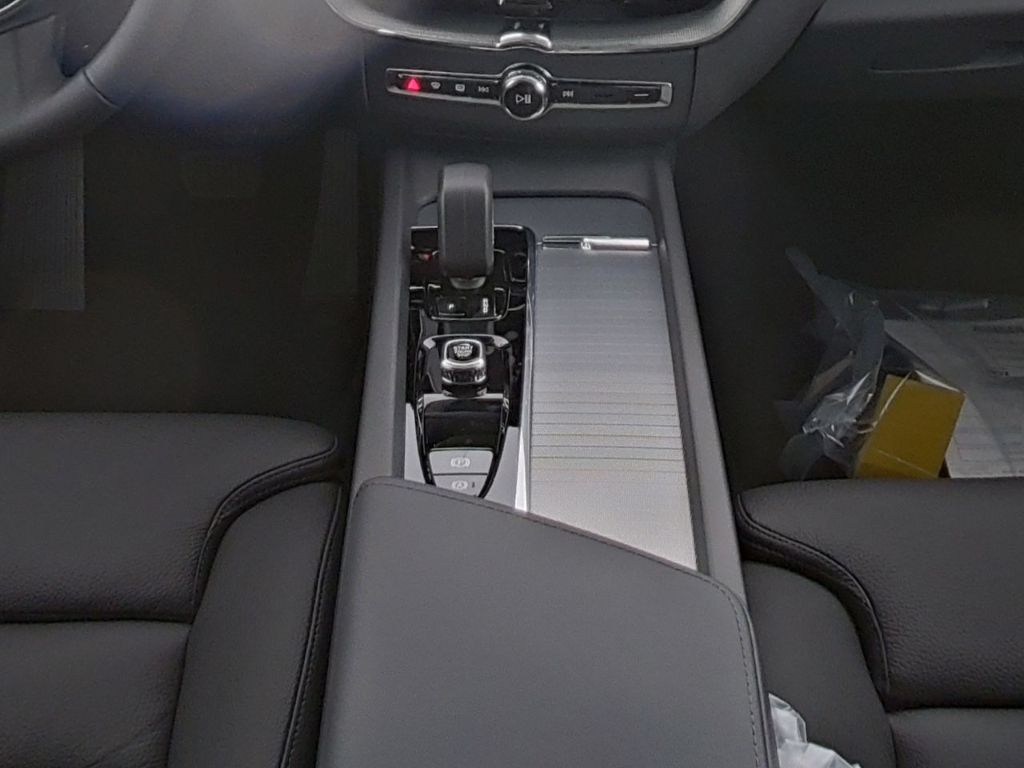 Volvo XC60 2025
