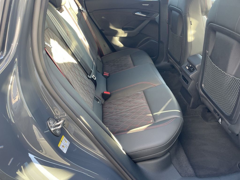 Audi SQ6 e-tron 2025