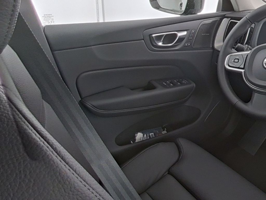 Volvo XC60 2025