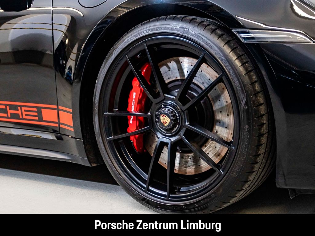 Porsche 992 2024