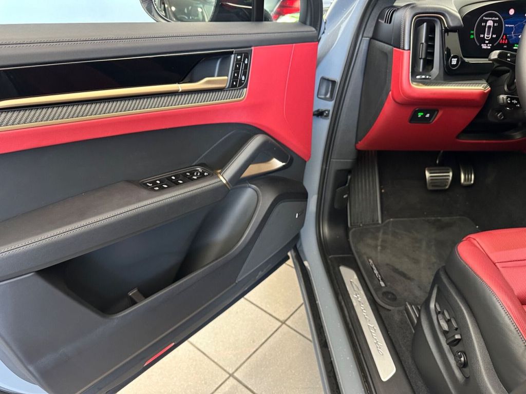 Porsche Cayenne 2024