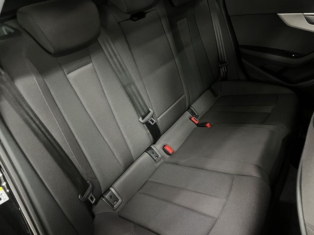 Audi A4 2023