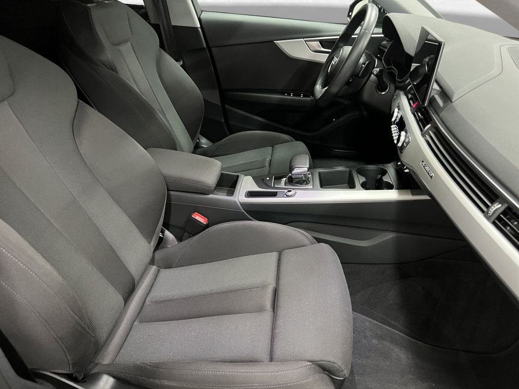 Audi A4 2023