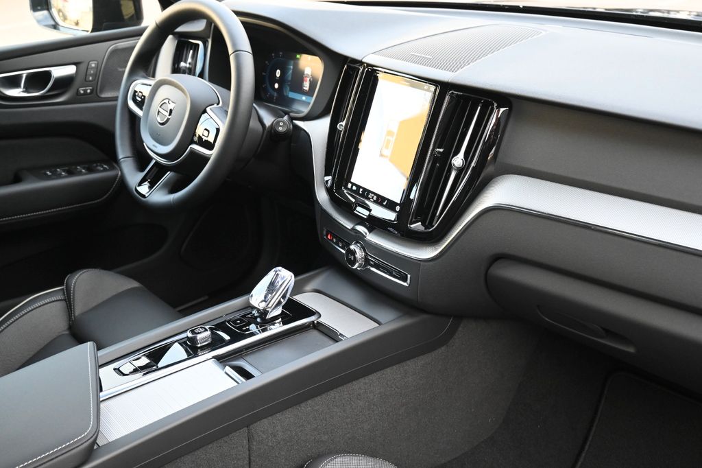 Volvo XC60 2025